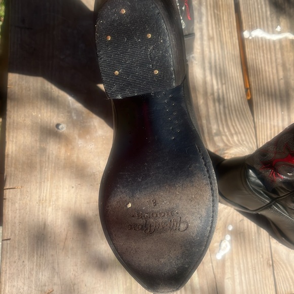 Gypsy rose size 8 cowgirl boots 
Gorgeous red and black with rhinestones - Picture 14 of 17